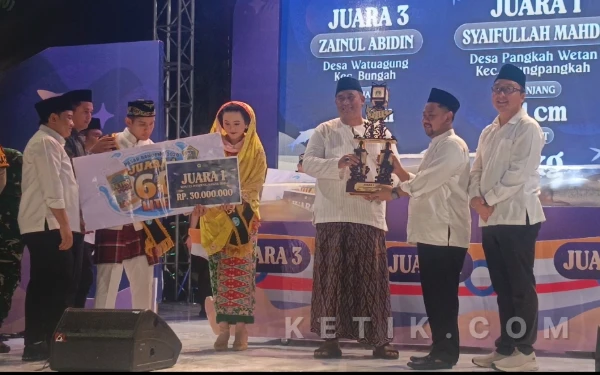 Tradisi Pasar Bandeng Gresik, Ikan 19 Kg Dilelang Rp50 Juta di Tengah Kirab Budaya WBTb