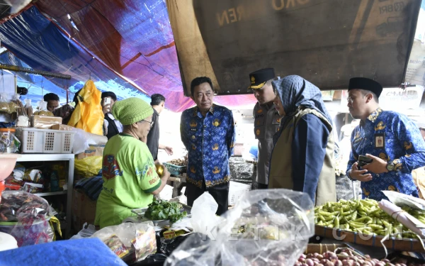Thumbnail Pantau Pasar hingga SPBU, Pemkab Bondowoso Pastikan Lebaran Tanpa Krisis Pangan dan BBM