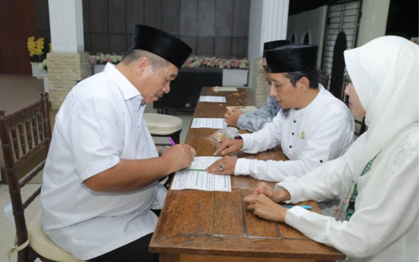 Bupati Asahan Serahkan ZIS ke Baznas Rp700 Juta, Penghimpunan Tahun Ini Menurun
