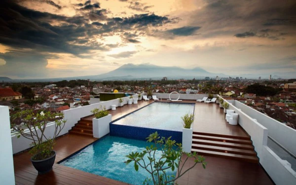 Wajah Baru Ascent Hotel & Cafe Malang, Usung Konsep Modern dengan View 360 Derajat