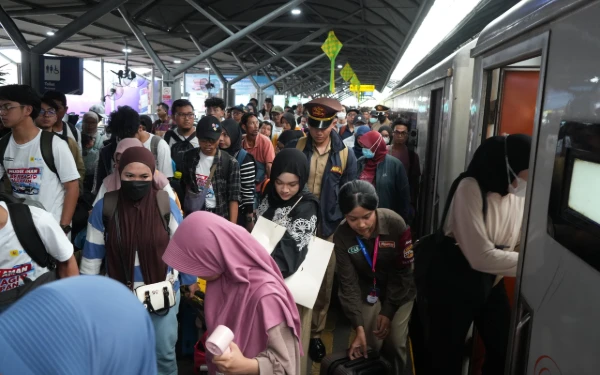 Hari Ini Puncak Mudik Lebaran 2026! Daop 8 Surabaya Catat 50 Ribu Lebih Penumpang Naik KA