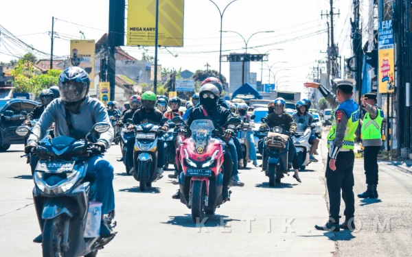 Arus Mudik di Kota Tegal Meningkat, Polres Pecah Arus di Depan Terminal