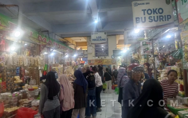 Jelang Lebaran, Pasar Besar Kota Madiun Dipadati Pengunjung