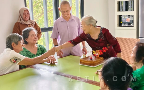 Libur Idulfitri Senior Center Surabaya Ramai Jadi Tempat Menginap Lansia