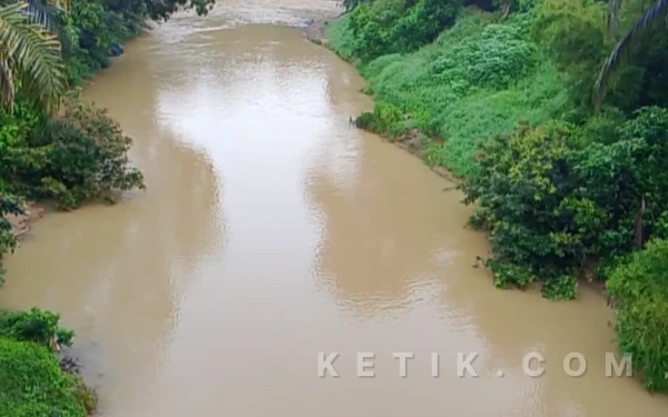 Air Sungai Batang Sontang Pasbar Keruh, Warga Duga Dampak Tambang Emas Ilegal