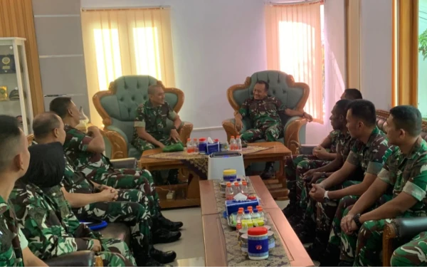 Bangun Kekompakan Matra, Danyonif TP 837 Kunjungi Mako Lanal Batuporon Bangkalan
