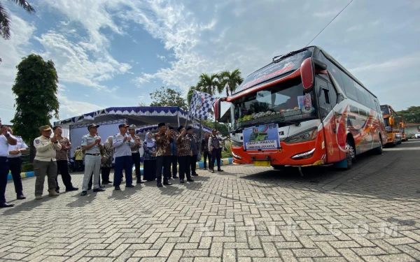 Dishub Jombang Berangkatkan 300 Peserta Balik Gratis ke Jabodetabek Usai Lebaran