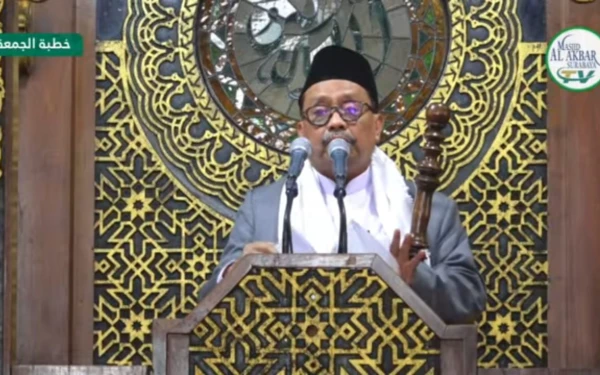 Khutbah Jumat Syawal di Masjid Al-Akbar! Gubes Unisma Prof Mas’ud Said: Istiqomah Pasca Ramadan Jadi Kunci Kemuliaan