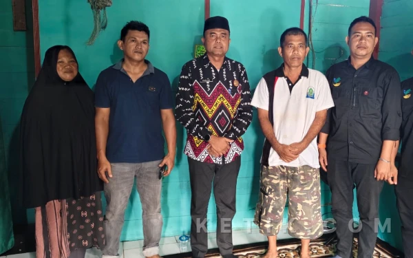 Kepala Dinas Sosial Simeulue Temui Korban Pembakaran Rumah di Tanjung Raya
