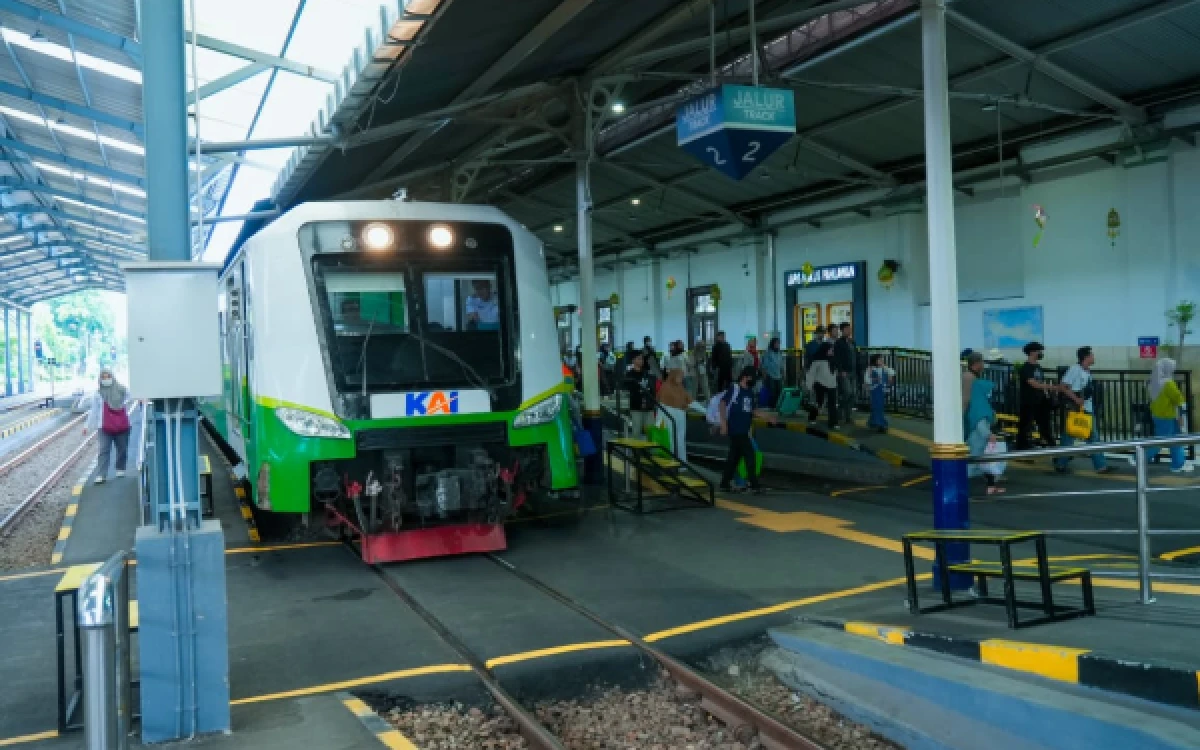 Jadi Andalan, Commuter Line Surabaya Layani Ribuan Pelanggan Arus Balik Lebaran 2026