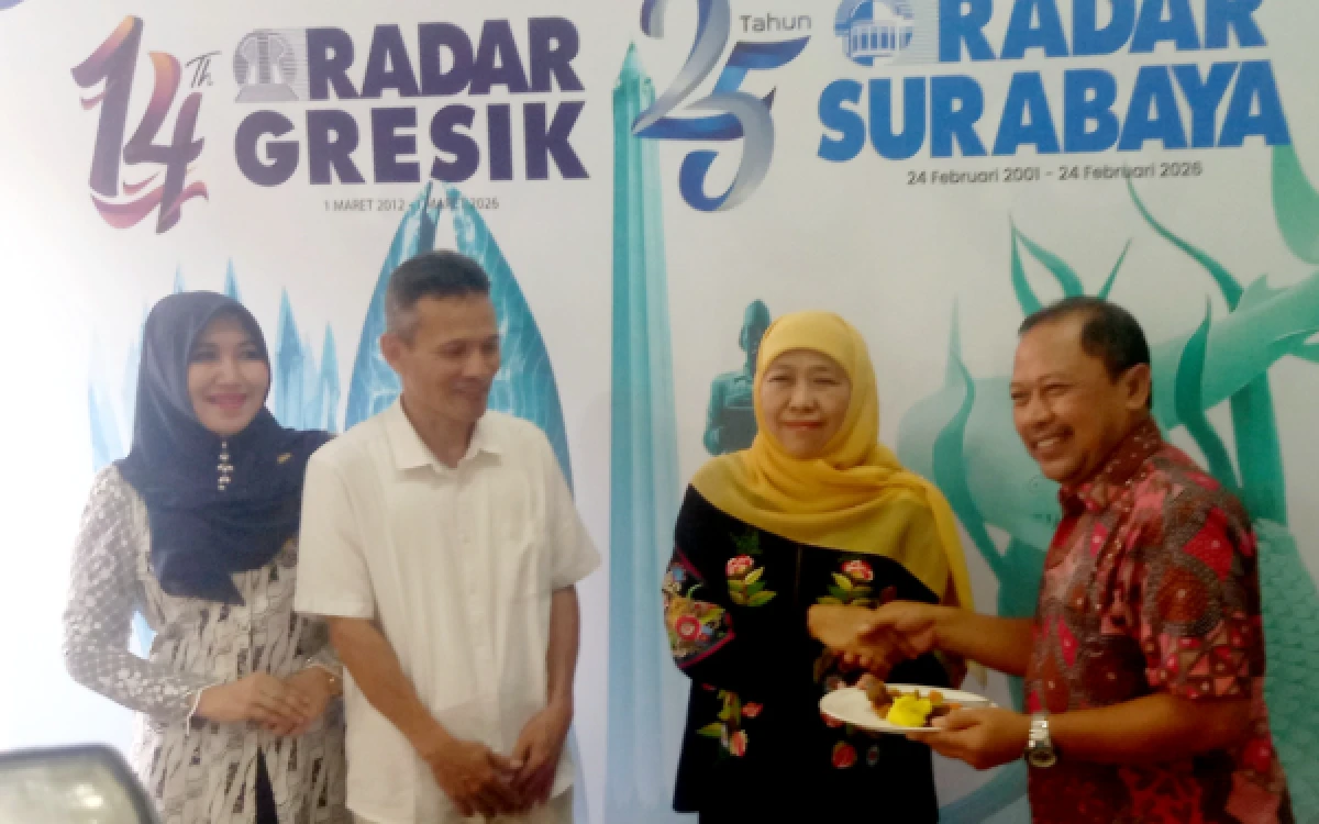 Gubernur Khofifah Ingatkan Pentingnya Objektivitas dan Original Informasi di HUT Radar Surabaya Group
