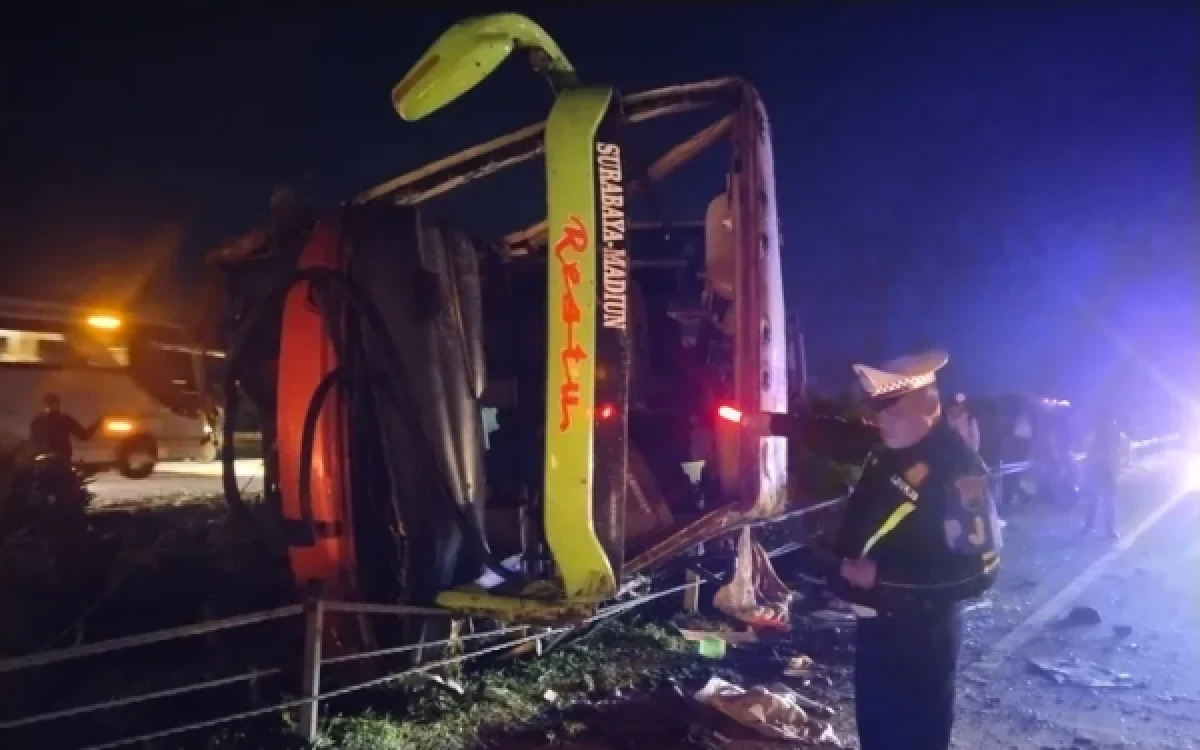 Kecelakaan Bus Restu di Tol Jombang–Mojokerto, 1 Penumpang Tewas 11 Luka Berat