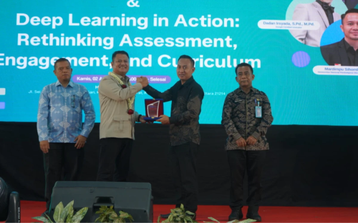 Thumbnail Berita - Wakil Bupati Asahan Meriahkan Seminar EduDay 2026 Integrasikan AI