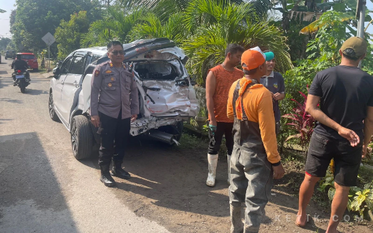Minibus Tertabrak KA Majapahit di Perlintasan Tanpa Palang Pintu Wlingi Blitar, Dua Orang Luka
