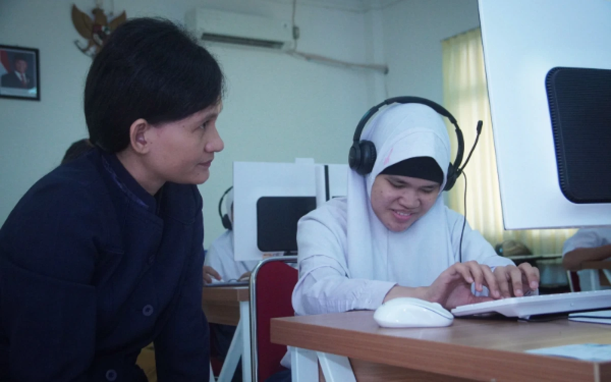 Keterbatasan Tak Jadi Halangan, Murid SLB Tetap Antusias Ikuti TKA
