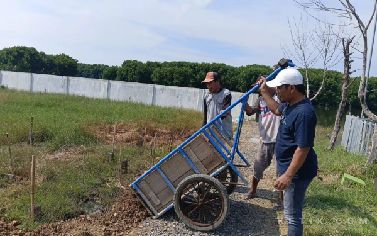 Prihatin Kondisi Makam, Warga Randusanga Kulon Brebes Inisiasi Galang Dana Mandiri untuk Pengurugan Lahan