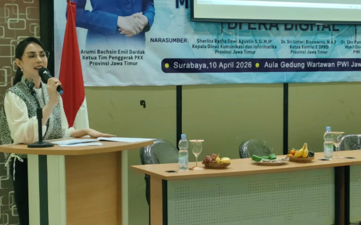 Waspada Hoaks! Arumi Bachsin Ingatkan Peran Ibu Jadi Garda Terdepan Awasi Gadget Anak