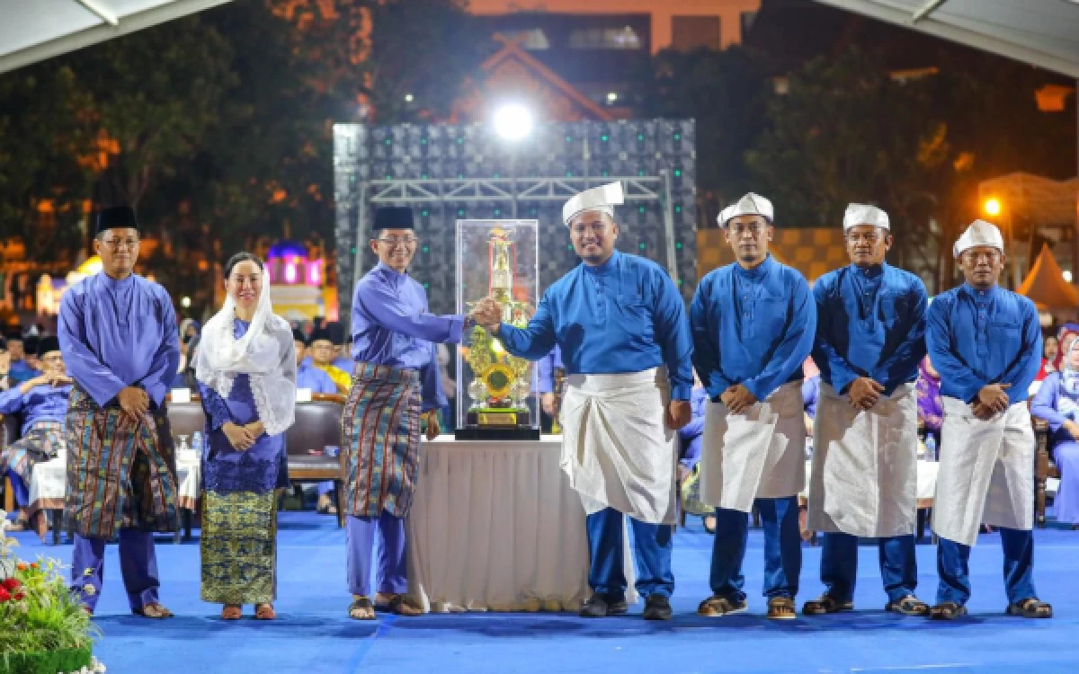 Thumbnail Berita - Ribuan Warga Hadiri dan Meriahkan Pembukaan MTQH XXXIV Batam