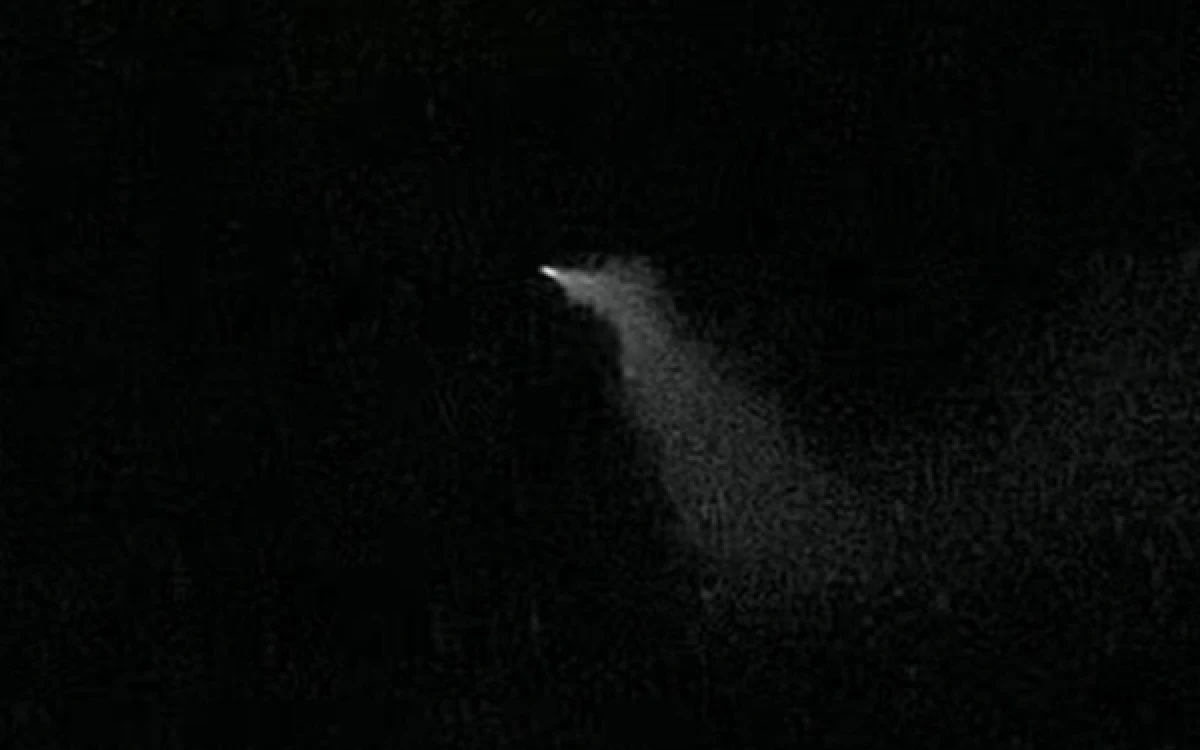 Fenomena Cahaya Misterius Terlihat di Langit Malang, Ini Penjelasan dari BMKG dan Pakar Penerbangan