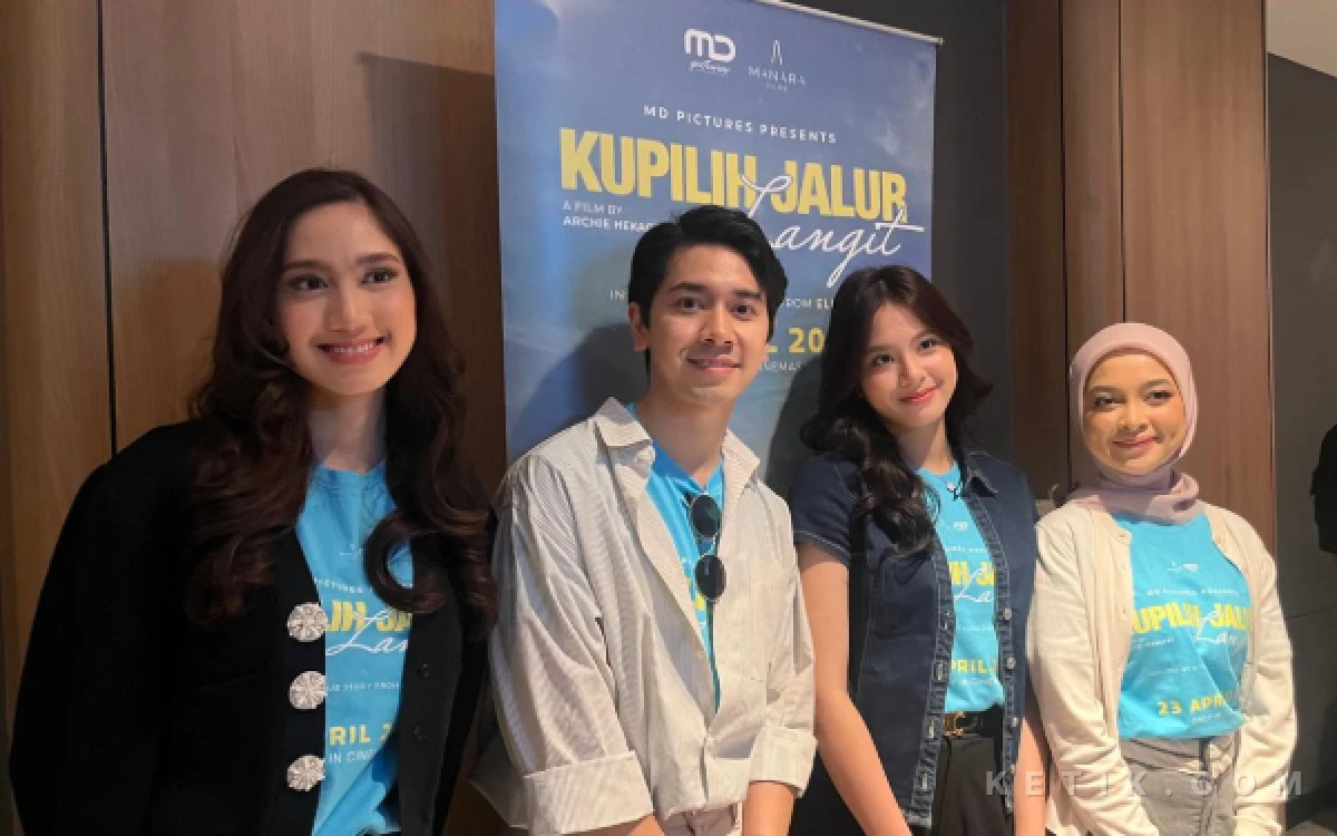 Sapa Penggemar di Matos, Pemeran Film 'Ku Pilih Jalur Langit' Ceritakan Tantangan Syuting di Malang