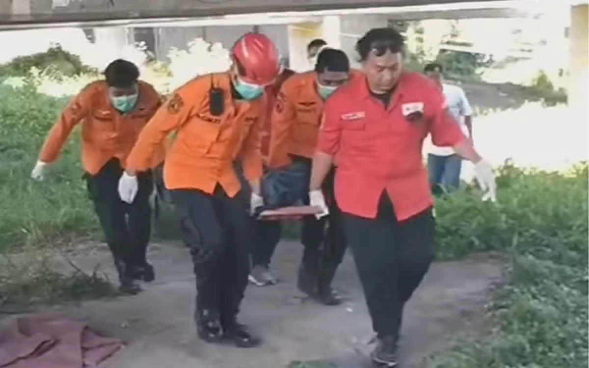 Penemuan Jenazah di Bawah Jembatan Tol Wonocolo Surabaya, Tim 112 Segera Evakuasi