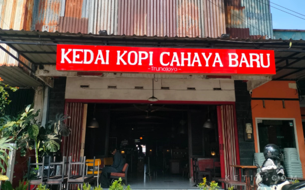 Kedai Kopi Cahaya Baru, Ruang Singgah Anak Muda di Tengah Hiruk Pikuk Kota Malang