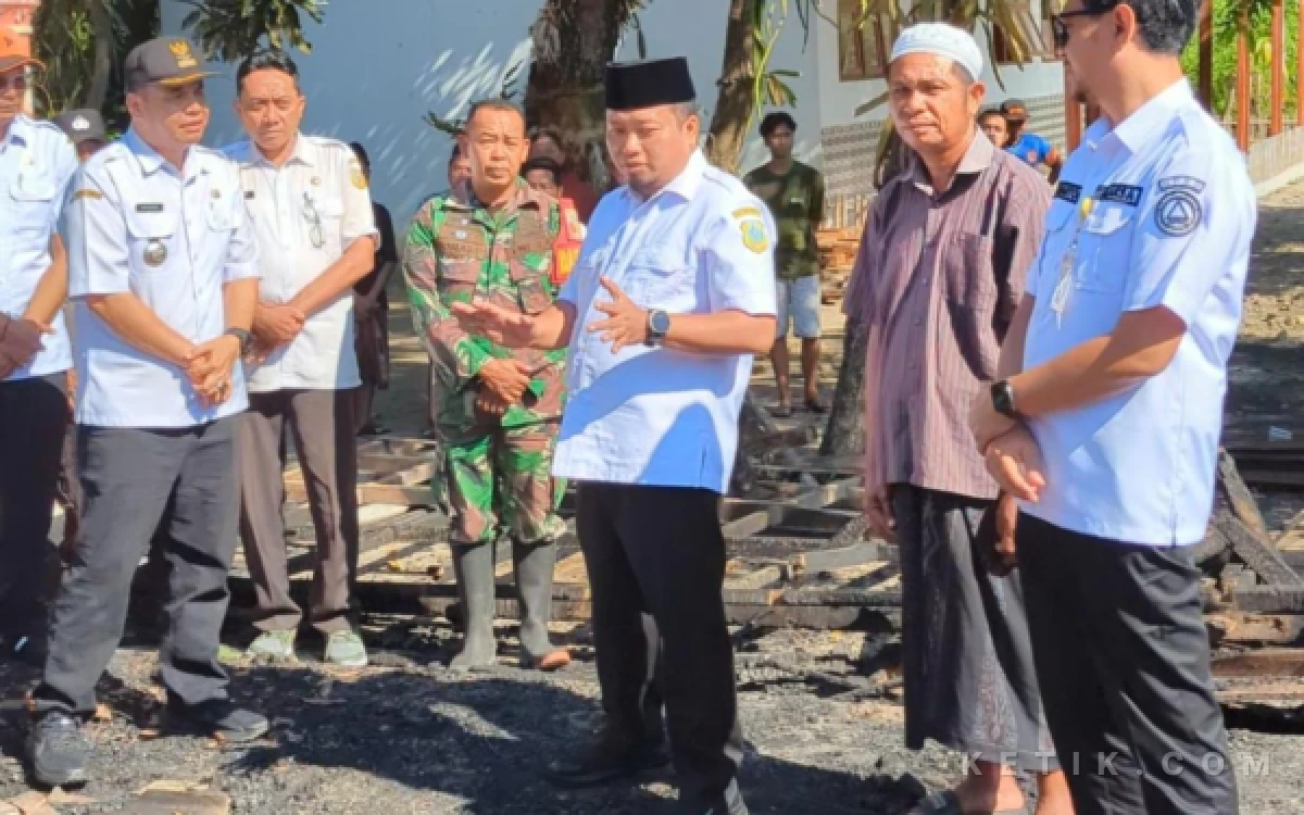 Dua Rumah di Prajekan Ludes Terbakar, Pemkab Bondowoso Sigap Kirim Bantuan Siapkan Rehabilitasi RTLH