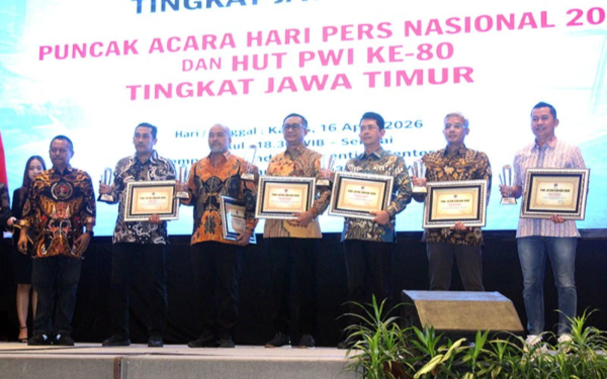 Puncak HPN 2026 PWI Jatim! Cak Munir Luncurkan Buku Biografi, 24 Tokoh Raih Penghargaan