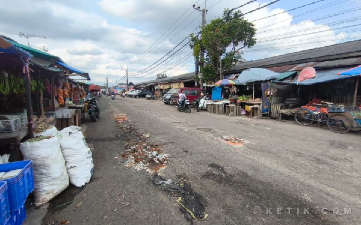Thumbnail Berita - Perbaikan Jalan Pasar Gadang Dimulai Mei 2026, Aktivitas Pedagang Dipastikan Aman
