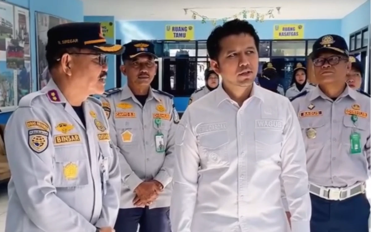 Naik Bareng Penumpang, Wagub Emil Dardak Dengar Curhat Langsung soal TransJatim di Malang Raya