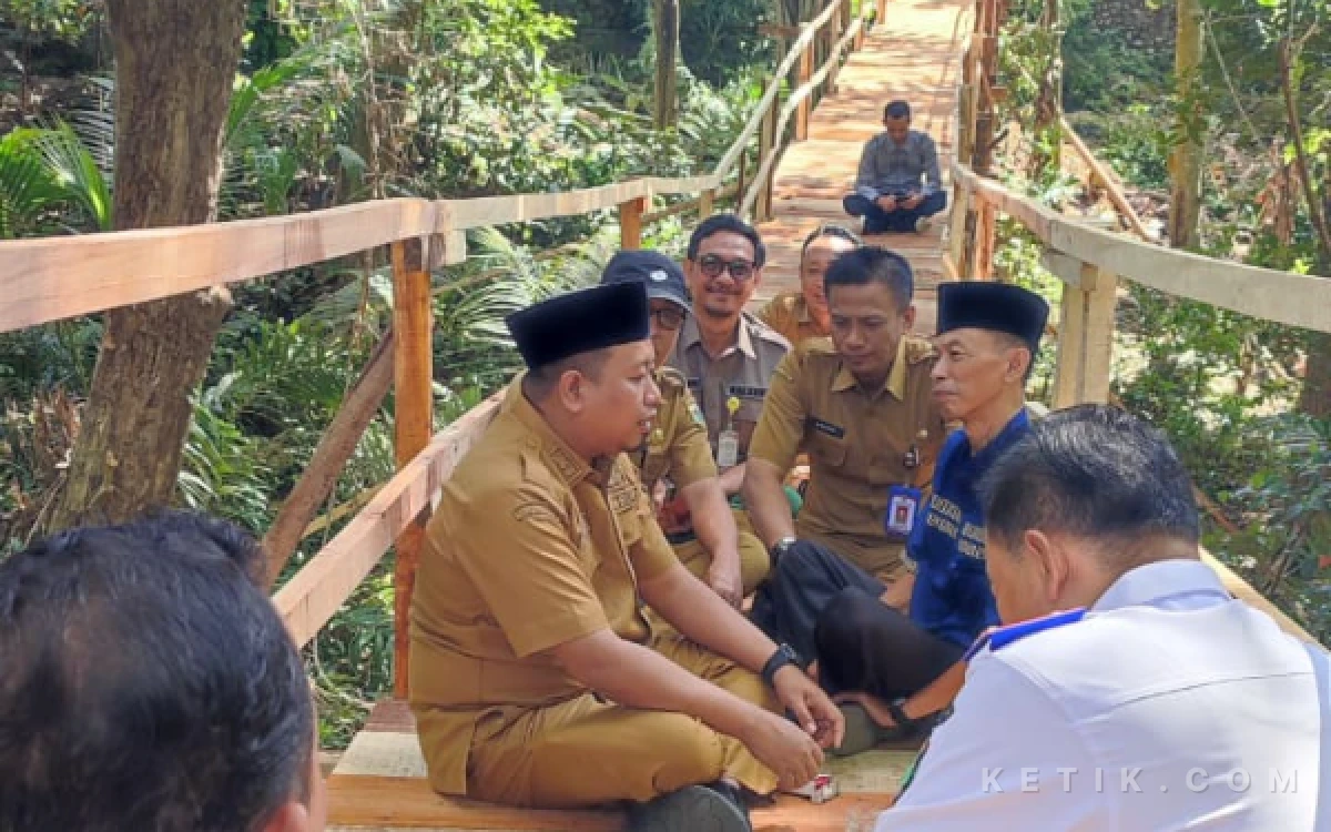 Jembatan Darurat Jadi Solusi Sementara, Wabup Bondowoso Minta Warga Ikut Menjaga