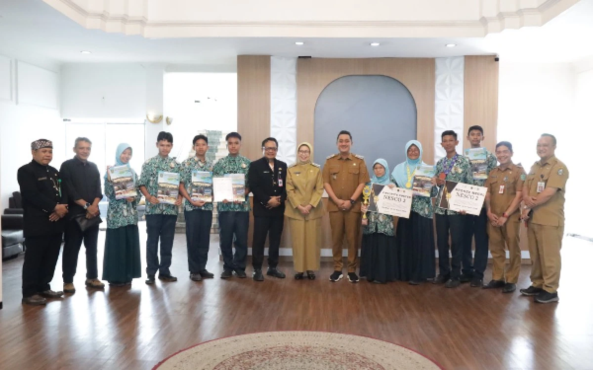 Siswa SMAN 1 Lumajang Raih Emas IIF 2026, Bukti Generasi Muda Peduli Lingkungan