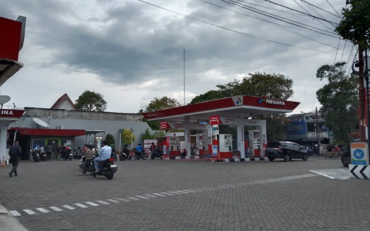 Layani Transaksi Ilegal Penjualan BBM Subsidi, Pertamina Sanksi SPBU Jalan Yulius Usman Kota Malang