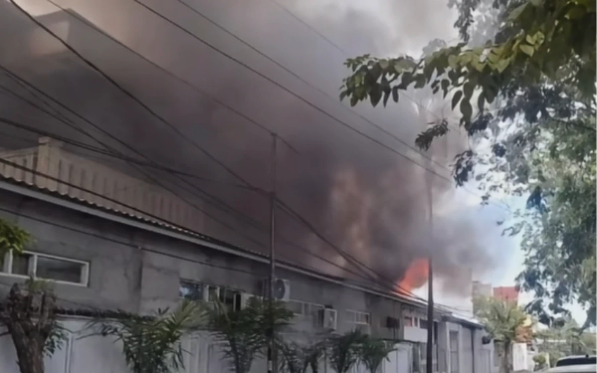 Thumbnail Berita - Kebakaran Rumah di Kendangsari Surabaya, Api Berasal dari Dapur