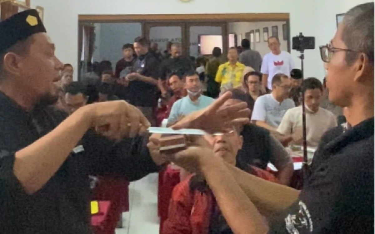 Thumbnail Berita - Jelang Iduladha, RPH Surabaya Bekali Masyarakat Teknik Asah Pisau Sesuai Syariat