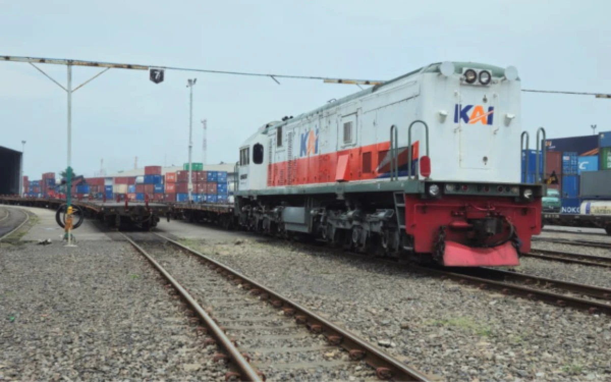 Thumbnail Triwulan 1 2026, KAI Daop 8 Surabaya  Catat Kenaikan Angkutan Barang hingga 713.125 Ton