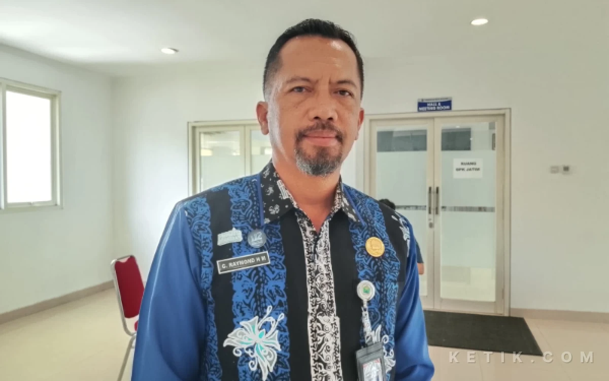 Foto Plh Kota Malang, Gamaliel Raymond Hatigoran menjelaskan rencana penyiraman RTH selama musim kemarau nanti. (Foto: Lutfia/Ketik.com)