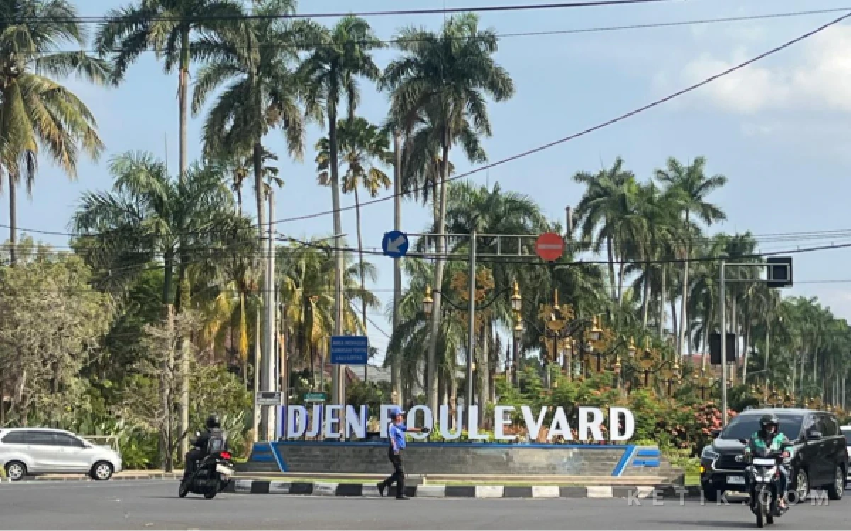 Thumbnail Berita - Hadapi Musim Kemarau, DLH Kota Malang Atur Strategi Perawatan RTH dan Tanaman Hias