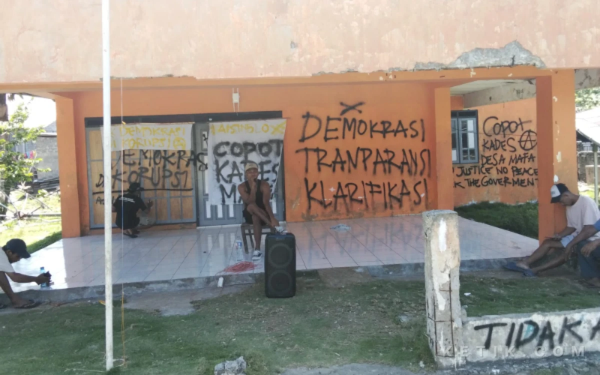 Thumbnail Berita - Warga Maffa Tuntut Kades Diberhentikan