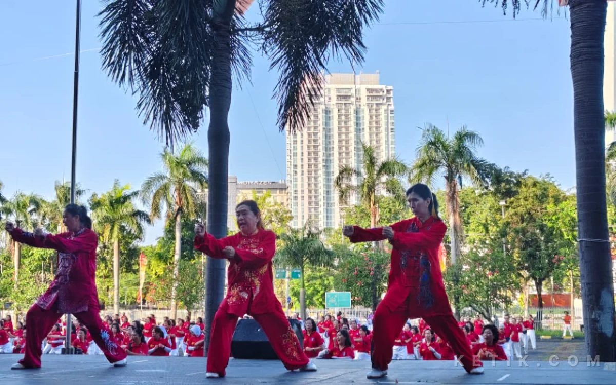 Thumbnail Berita - Ratusan Peserta Gelar Taichi Serentak di Surabaya, Pesertanya Terus Alami Pertumbuhan