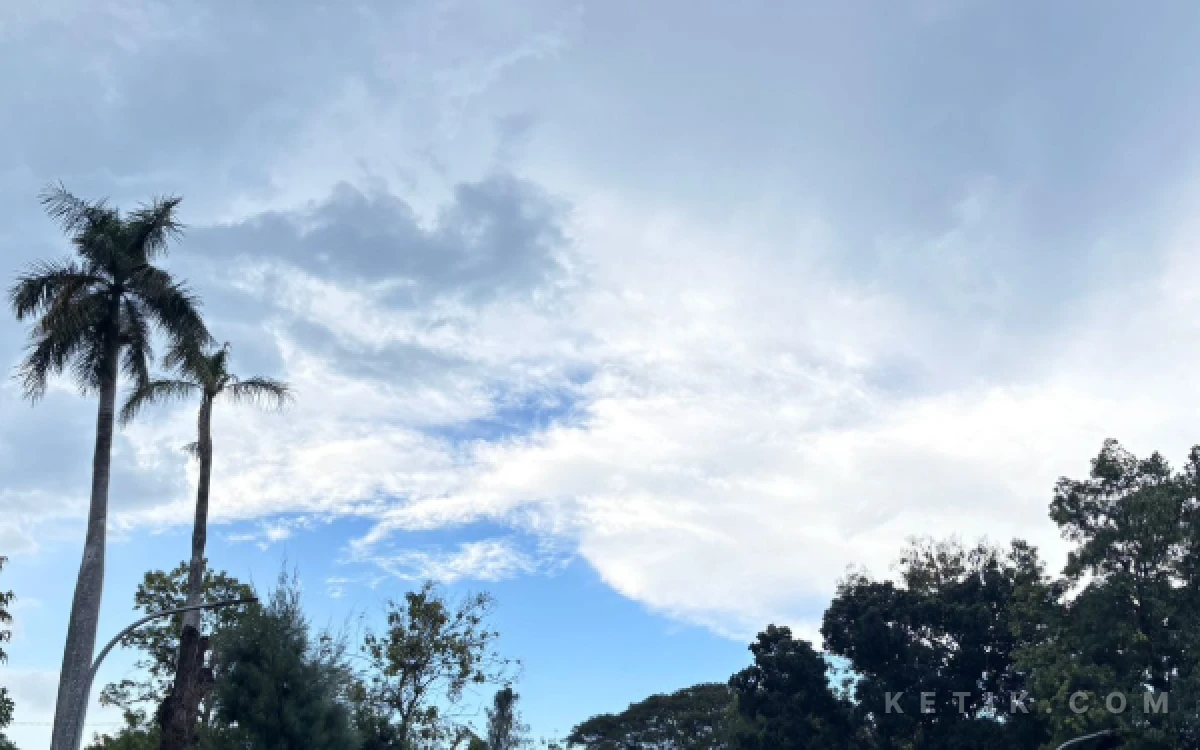 Thumbnail Berita - Prakiraan Cuaca Hari Ini, Minggu 26 April 2026: Surabaya Berawan, Kediri Hujan Ringan