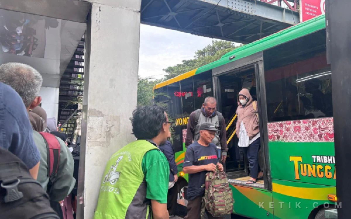Thumbnail Berita - Sore Tak Biasa di Kursi Bus! Saya Lelah, Hanya Ingin Duduk