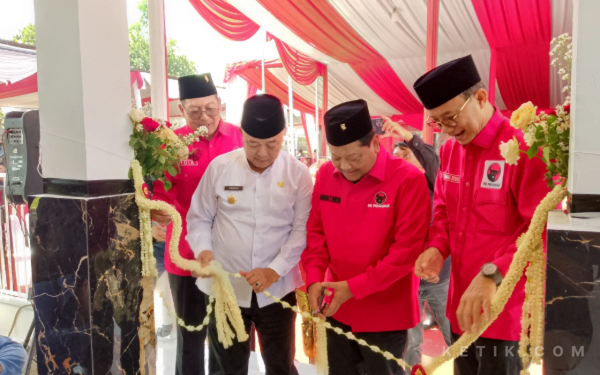 Thumbnail Berita - Istimewa! DPC PDI Perjuangan Kabupaten Malang Gelar Musancab Dirangkai Peresmian Masjid, Dihadiri NU dan Muhammadiyah