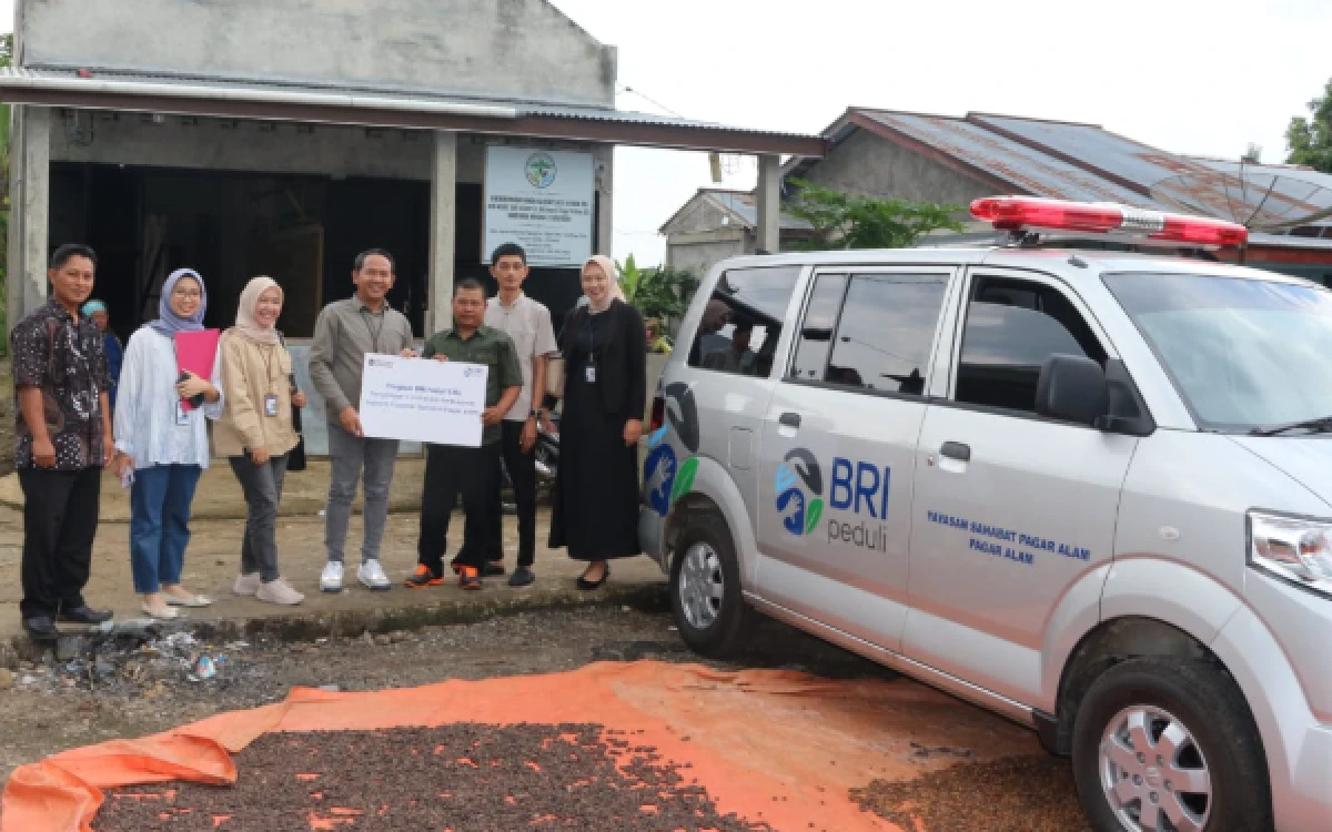 Thumbnail Berita - BRI Hadirkan Harapan di Pagaralam: Ambulance Baru Percepat Akses Layanan Darurat Warga