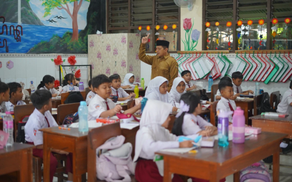 Thumbnail Berita - Jelang SPMB 2026, Kota Kediri Siapkan 4 Jalur Penerimaan Murid Baru