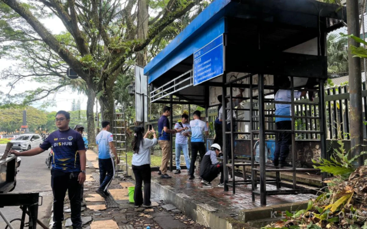 Thumbnail Berita - Jadi Sasaran Vandalisme dan Tumpukan Sampah, 37 Halte Bus Kota Malang Perlu Perbaikan