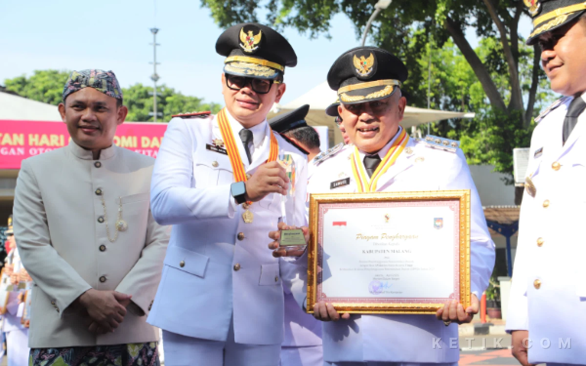 Thumbnail Berita - Prestasi Gemilang! Pemkab Malang Raih Penghargaan Pemerintah Daerah Berkinerja Tinggi dari Kemendagri