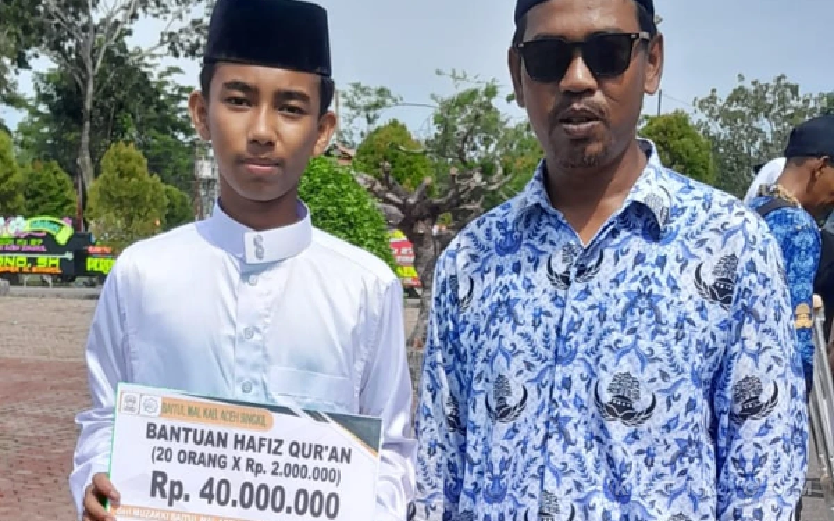 Thumbnail Berita - Santri Ponpes Hidayatullah As-Singkily Terima Bantuan di HUT ke-27 Aceh Singkil