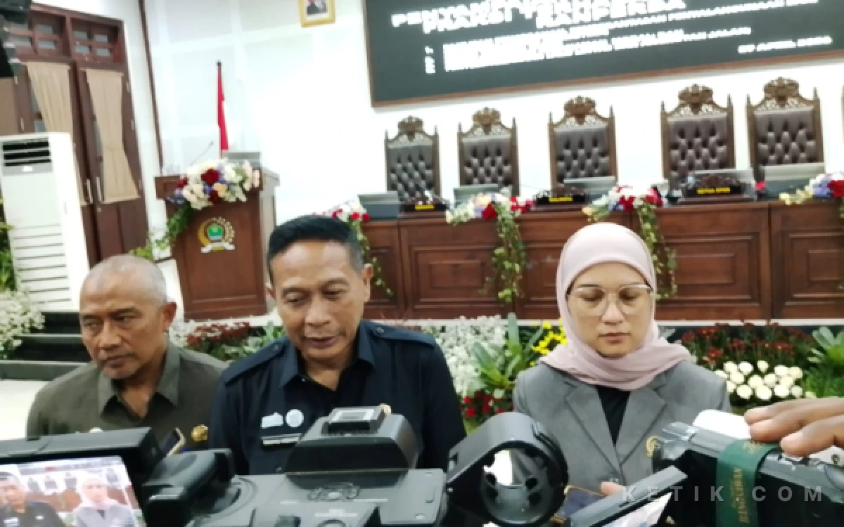 Thumbnail Berita - Relokasi Pedagang Molor Lagi, Target Perbaikan Jalan Pasar Gadang Tetap Dimulai Mei 2026