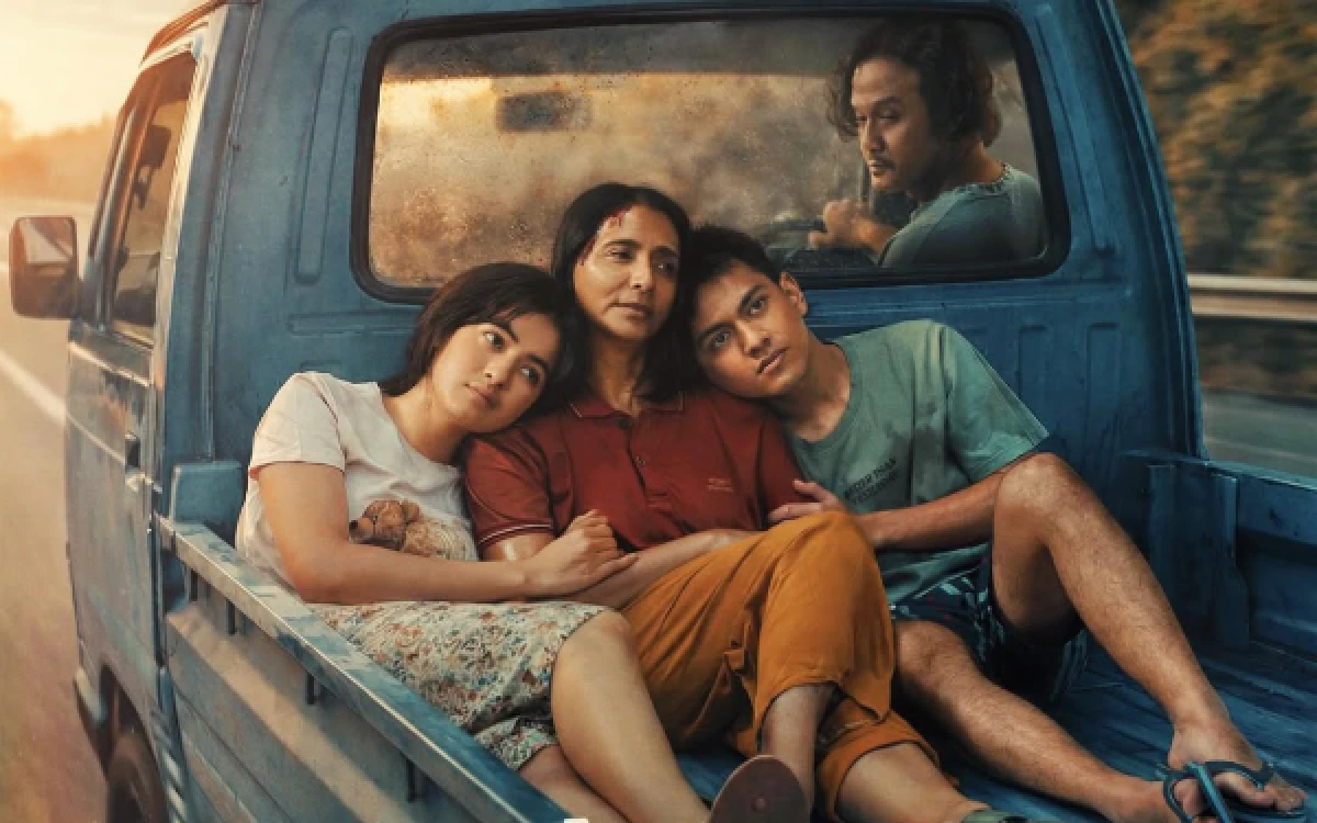 Thumbnail Berita - Catat 1,3 Juta Penonton!  Film "Ayah, Ini Arahnya Ke Mana, Ya?" Kemas Realita, Bawa Emosional Keluarga